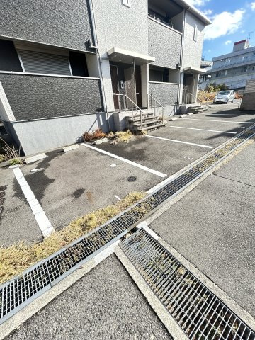 ベルリード塩屋北の駐車場