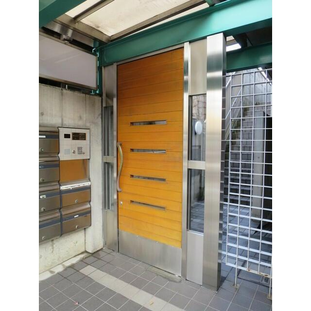 タフト下北沢のエントランス