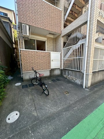 ドリームパレス愛宕Ｂの駐車場