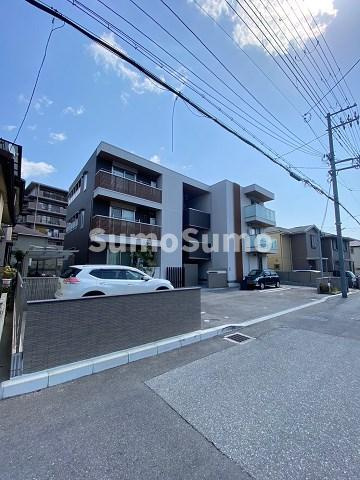 ペルスネージュ岡田 の外観