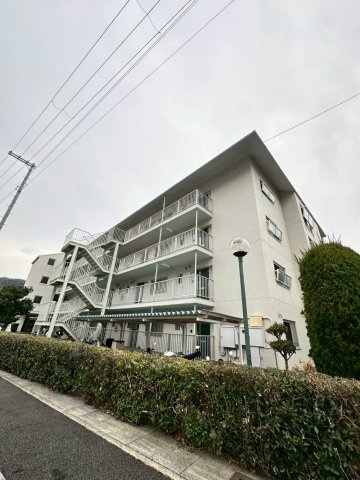 シャルマンコーポ御影２号棟の外観