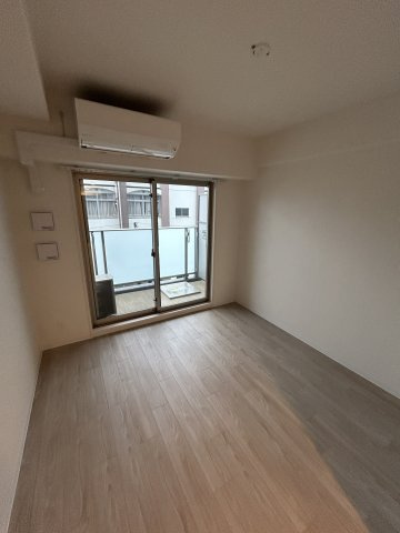 エスリードレジデンス ザ・グラン大阪ノアの寝室|落ち着いて過ごせるお部屋なので、寝室にいかがでしょうか