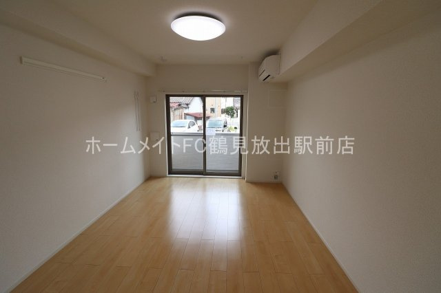 東大阪市稲田本町３丁目のアパートの洋室