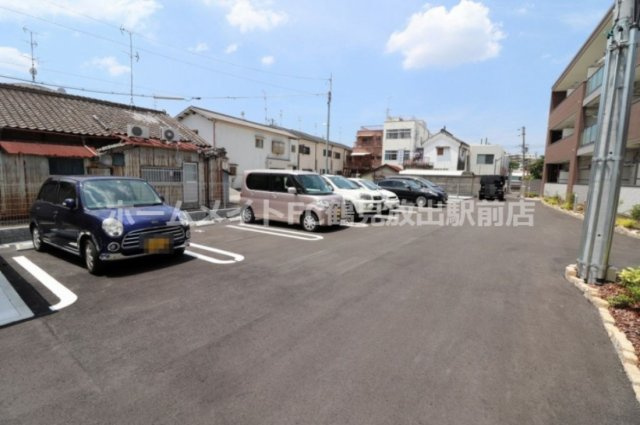 東大阪市稲田本町３丁目のアパートの駐車場