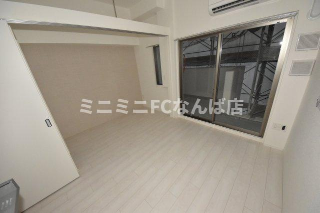 セレニテ難波ミラク弐番館の居間・リビング