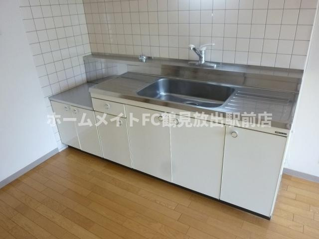 大阪市鶴見区諸口６丁目の賃貸マンションのキッチン