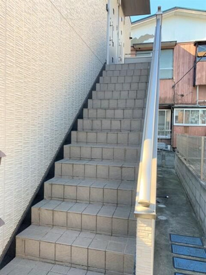 【エントランス】 | レイナ三宿