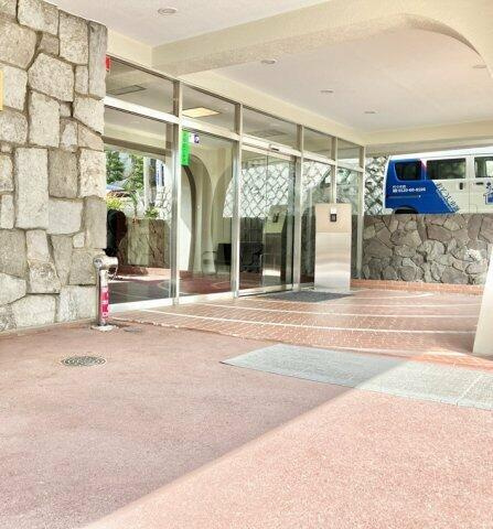 ニュー代々木マンションのエントランス| 