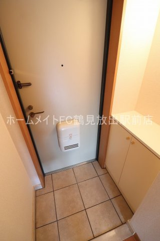 東大阪市森河内西２丁目の賃貸マンションの玄関