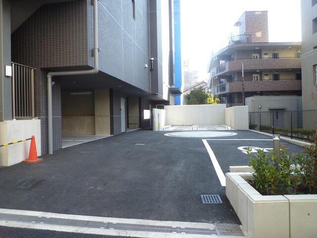 パークハビオ渋谷神山町の駐車場|2011年1月撮影 