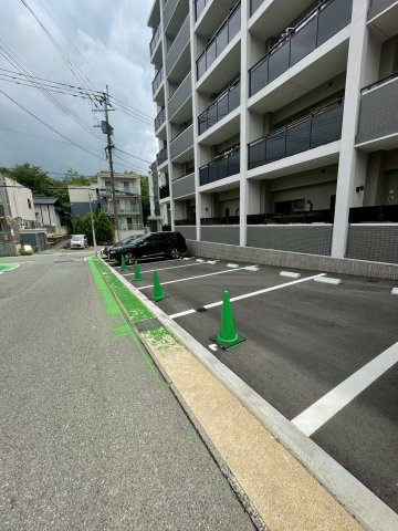ネストピア福岡空港駅前の駐車場