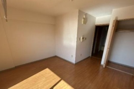 プラージュ南与野の居間・リビング|※同建物別部屋参考写真