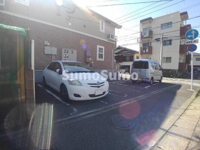 パ－クヴィレッジ大橋の駐車場