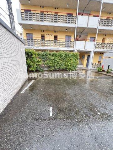 パークサイド黒川の駐車場