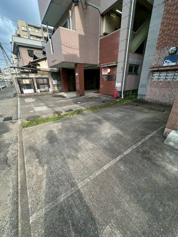 トレンチーノの駐車場