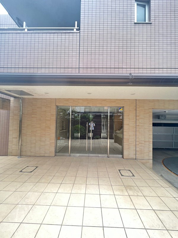 パークキューブ学芸大学のエントランス