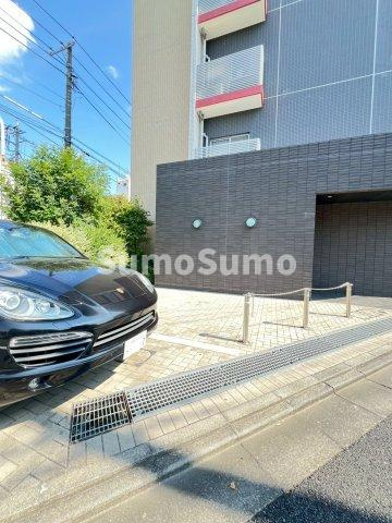 パークアクシス三宿の駐車場|駐車場に車を止められます