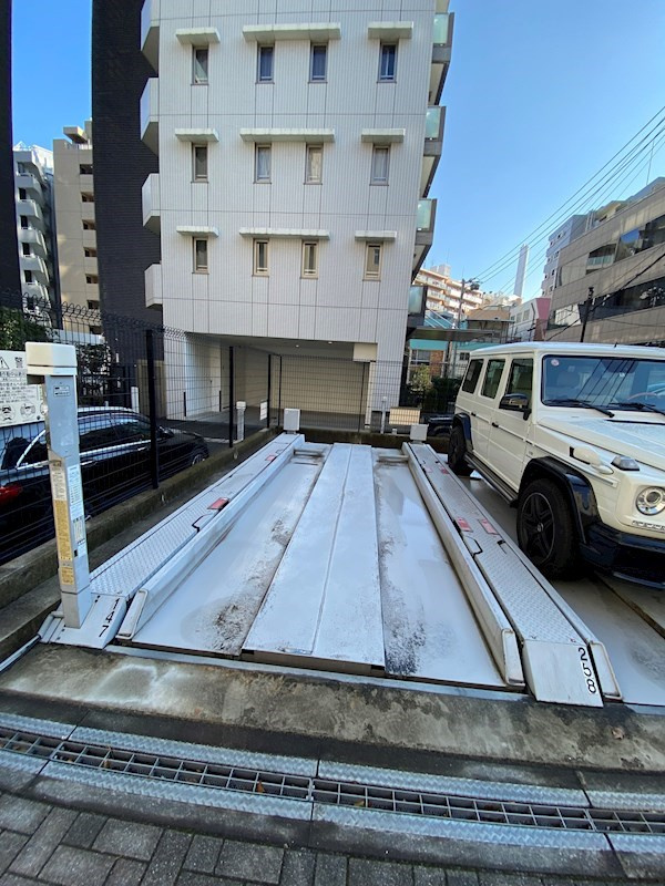 パークアクシス渋谷桜丘ウエストの駐車場