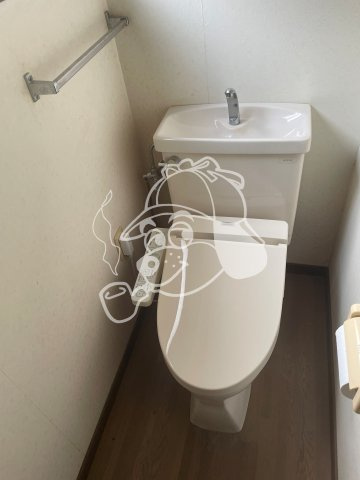 新田借家5-2のトイレ|清潔感のあるトイレです