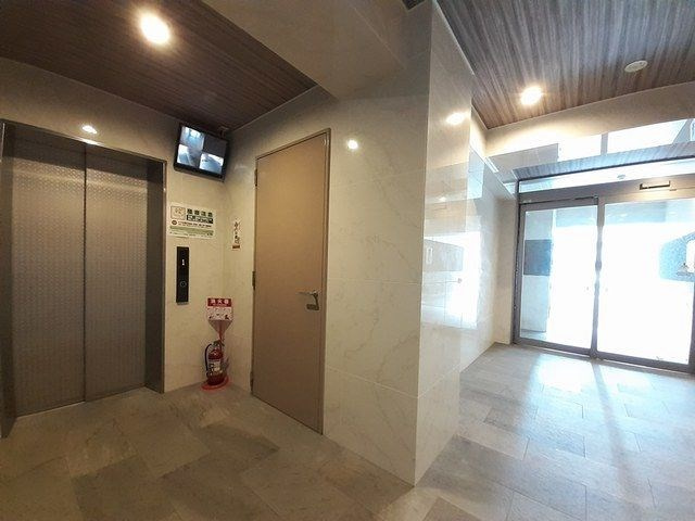 ネクスピア箱崎のロビー