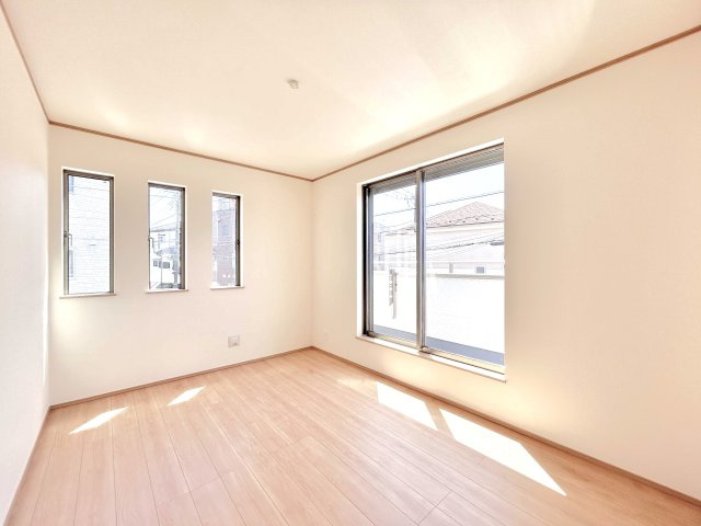 足立区宮城１丁目　新築分譲住宅　全６棟の洋室|【居室】全居室２面採光。暖かい光が入ってきます♪　※写真は施工例です