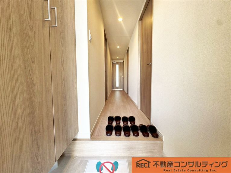 新甲子園マンションの玄関