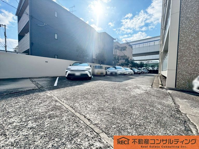 新甲子園マンションの駐車場