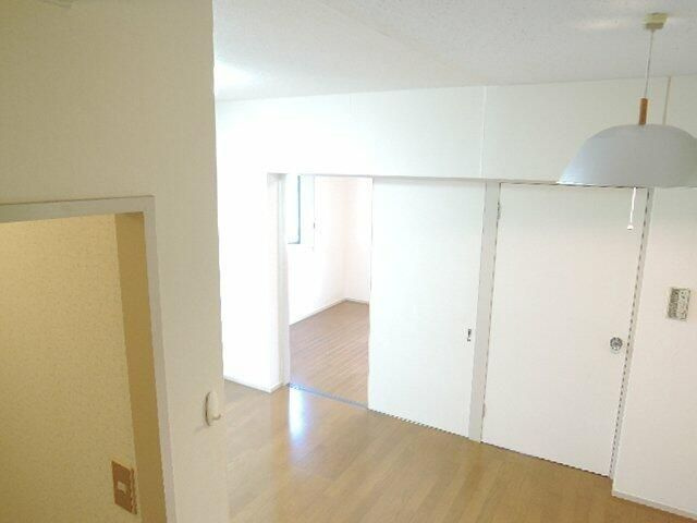 正栄マンションの居間・リビング