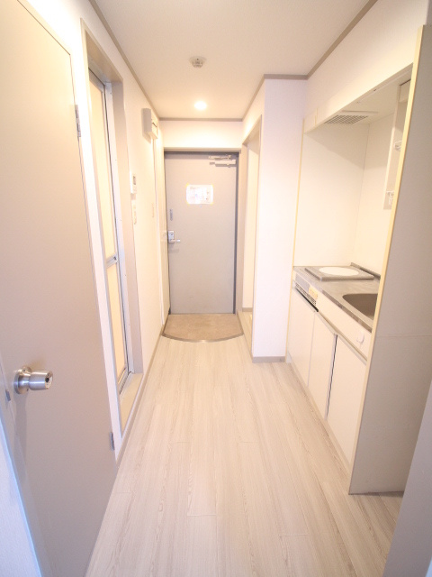 ファーストの玄関