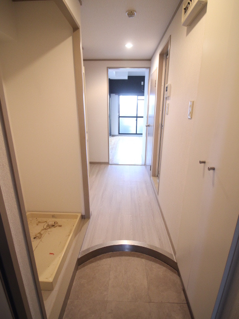 ファーストの玄関