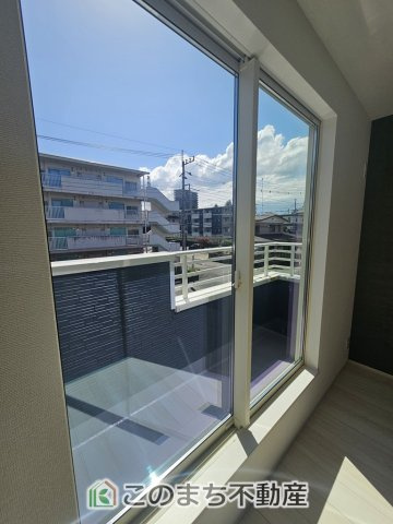 SOLANA鹿沼市緑町　3号棟の内装|居室のサッシにはペアガラスを採用しております。高い断熱性による省エネと結露対策に有効です。