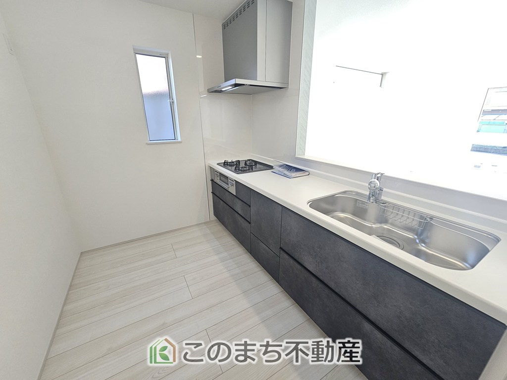 SOLANA鹿沼市緑町　3号棟のキッチン|人気の対面式キッチン☆料理をしながらご家族とコミュニケーションが取れます♪