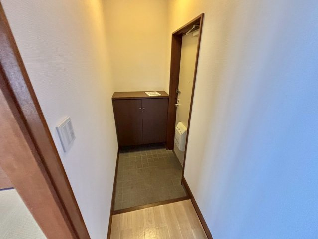 土山第三ビルの玄関