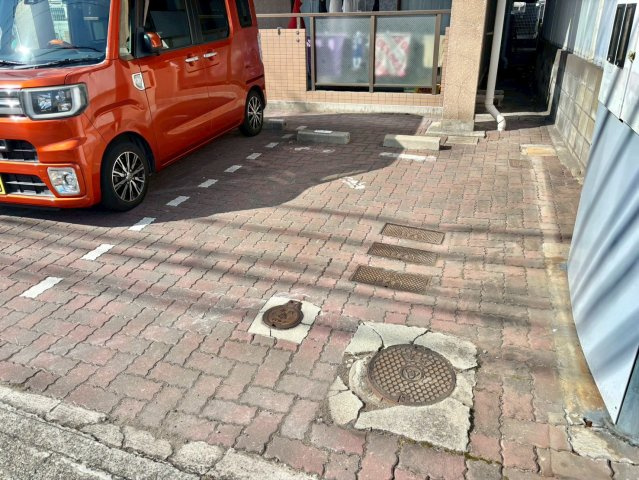 土山第三ビルの駐車場