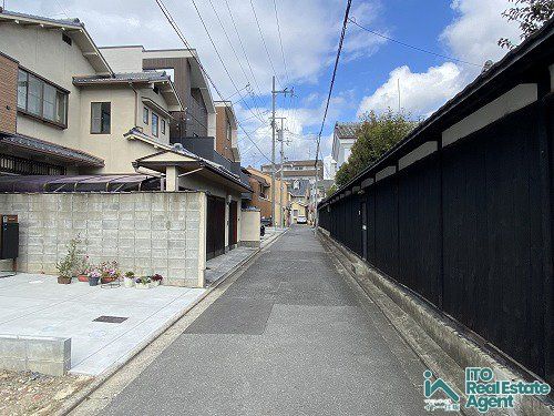 北野西白梅町 新築戸建の前面道路含む現地写真
