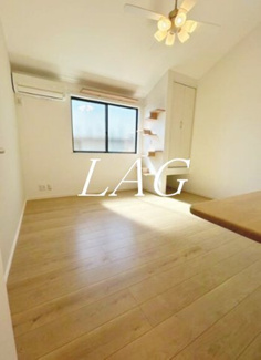 【居間・リビング】 | アザーレ・プラネ生田 | 洋室のお部屋です。