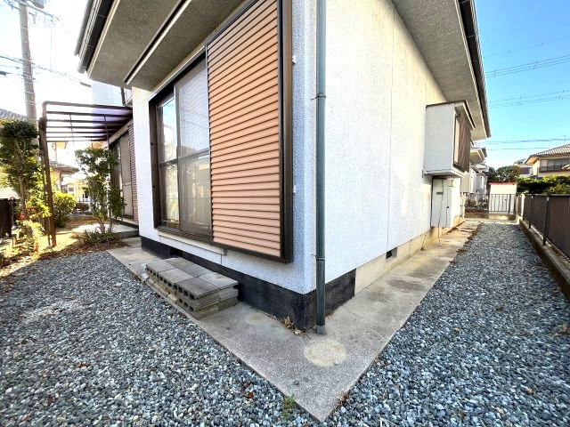 熊取町若葉1丁目　中古戸建の外観|全方位隣地との間隔が広く通風・採光良好です。