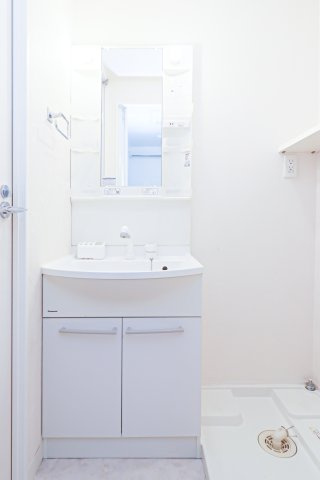 サヴォイ　ル・パシフィーク　5階の洗面所|別号室のものです。現状優先になります。