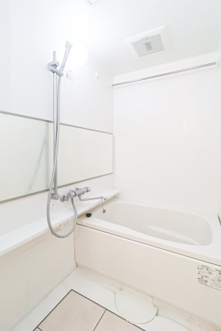 サヴォイ　ル・パシフィーク　5階の浴室|別号室のものです。現状優先になります。