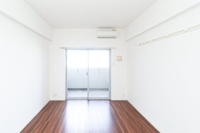 サヴォイ　ル・パシフィーク　5階の居間・リビング|別号室のものです。現状優先になります。