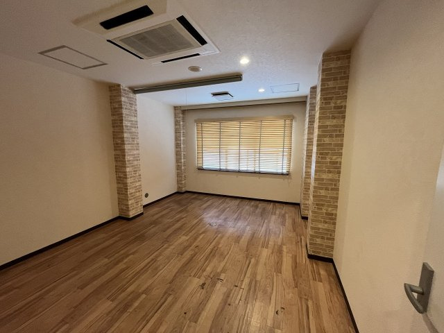 大阪市中央区南船場３丁目の店舗事務所の内装
