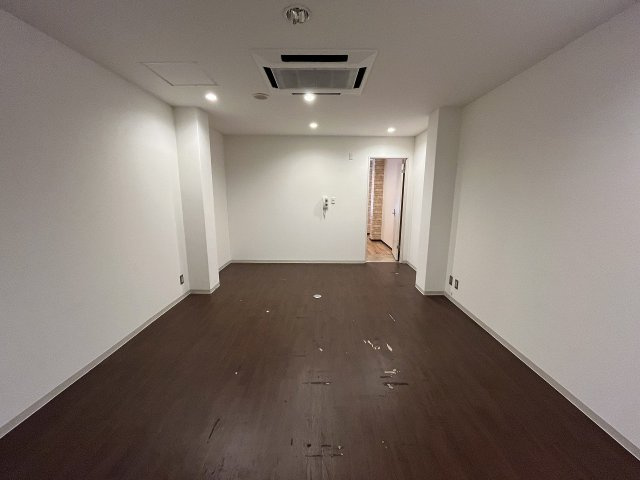 大阪市中央区南船場３丁目の店舗事務所の内装