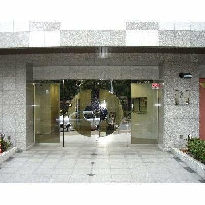パレステュディオ南青山のエントランス| 