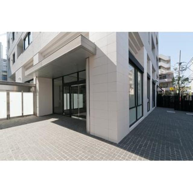 パークリュクス西麻布のエントランス| 