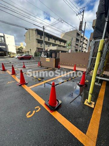 ピュアドームアプロード平尾の駐車場
