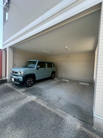 ハーモニーKハウスいおりの駐車場