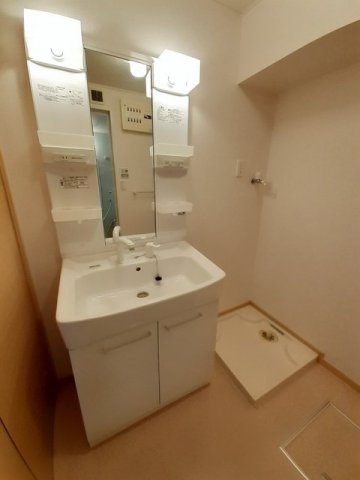 サン　ブローテ　ジンの洗面所