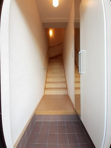 サン　ブローテ　ジンの玄関