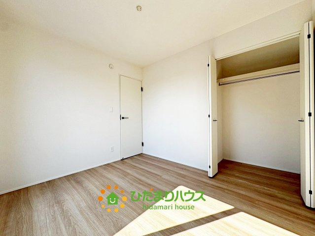 久喜市三箇５期　新築一戸建て　02　グラファーレの収納