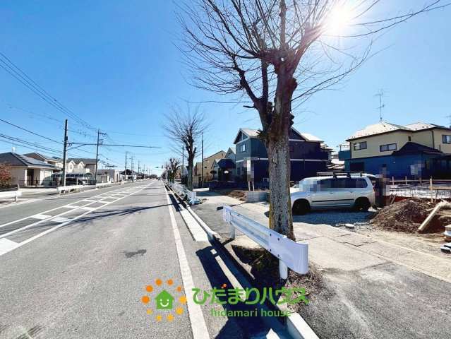久喜市三箇５期　新築一戸建て　02　グラファーレの前面道路含む現地写真|2026/2/3撮影